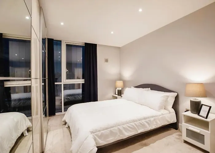 Modern 2Br London Flat Style And Comfort Combined
